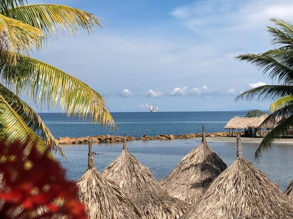 Hotel La Fragata Covenas Bagian luar foto